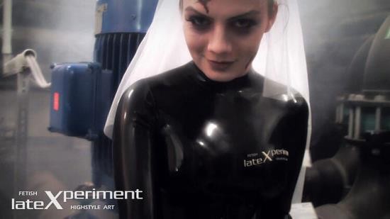 LateXperiment - Valerie Tramell - Latex Experiment (HD/720p/346 MB)