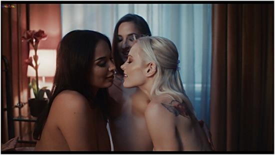 MixedX - Amirah Adara, Anissa Kate, Zazie Skymm - Blaming Her (FullHD/1080p/1.11 GB)