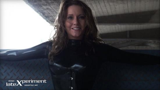 LateXperiment - Amelia Ledoux - Latex Experiment (FullHD/1080p/187 MB)