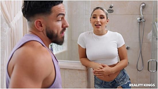 RealityKings - Abella Danger - Super Host (FullHD/1080p/1.01 GB)