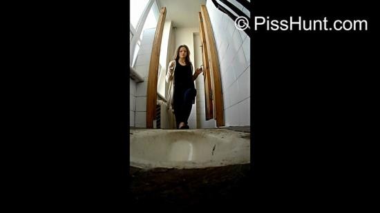 PissHunt - Pissing - 65 (FullHD/1080p/79.2 MB)