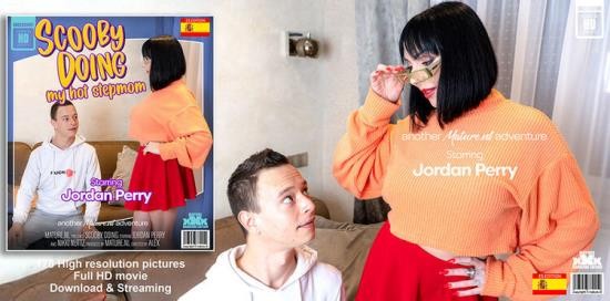 Maature.nl/Mature.eu - Naughty MILF Jordan Perry cosplayed as Velma for her stepson (FullHD/1080p/1.16 GB)