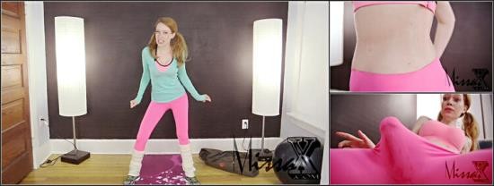 Missa X/Clips4Sale - Jumping with Julia! (HD/720p/381 MB)