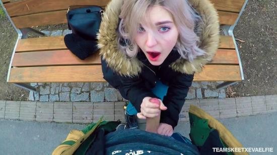 TeamSkeetXEvaElfie/TeamSkeet - Eva Elfie - I Gave A Fan Blowjob In Public (FullHD/1080p/780 MB)