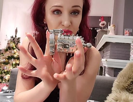 Blogfemdomcom - SissyJoyce - Getting Permanently Locked In Chastity (FullHD/1080p/1.02 GB)