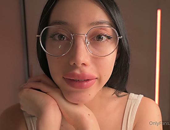 Onlyfans - Ruth Lee - Braces Spit Fetish (FullHD/1080p/236 MB)