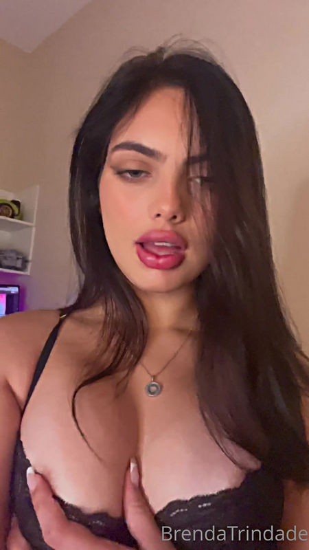 Onlyfans - Brenda Trindade - 12 (UltraHD 2K/1920p/327 MB)