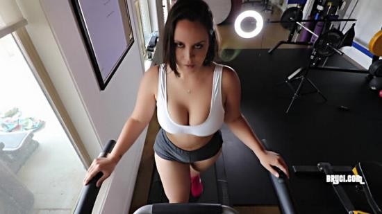 BellaPass/Bryci - Bryci - Gym Tease (FullHD/1080p/926 MB)