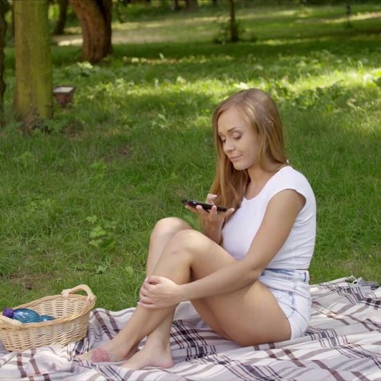 WowPorn - Katarina Muti Like a Walk In The Park (FullHD/1080p/1.62 GB)