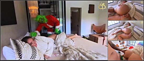 PornHub/Onlyfans - Scarlet Benz | @scarletbenz - Colombian Blonde Misbehaves On Christmas And The Grinch Gives Her FIRST ANAL FUCK (FullHD/1080p/306 MB)