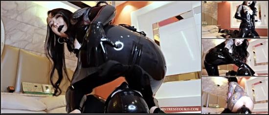 Clips4Sale - Mistress Youko - Shiny Latex Facesitting And Sweaty Ass Worship (HD/720p/232 MB)